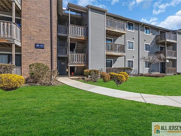 2nd image of 1908 Ravens Crest Drive #1908