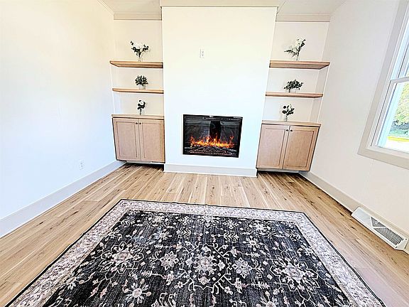 5th image of 417 W 17th Ave