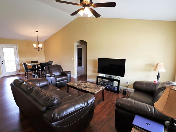 3rd image of 6704 McKinnon Ridge Ln