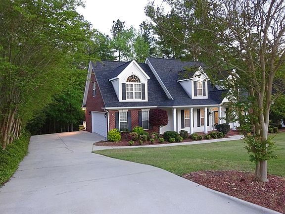 3rd image of 652 Deerwood Way