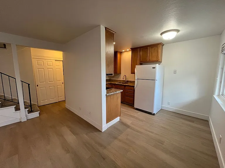 1615 Hudson St — Photo 6