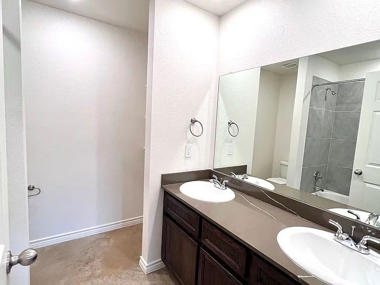 2313 Zanoletti Dr #B — Photo 22