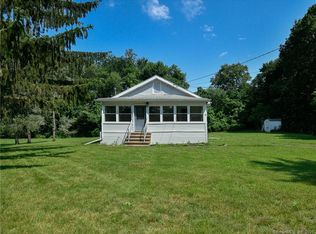 555 Bush Hill Rd, Manchester, CT 06040