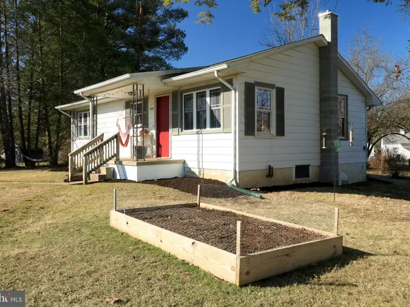 1329 Houserville Rd, State College, PA 16801