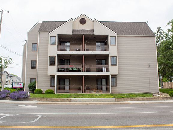 4th image of 104 N Lincoln Ave #6478f13e2