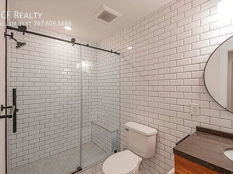1211 Bainbridge St #2D — Photo 2