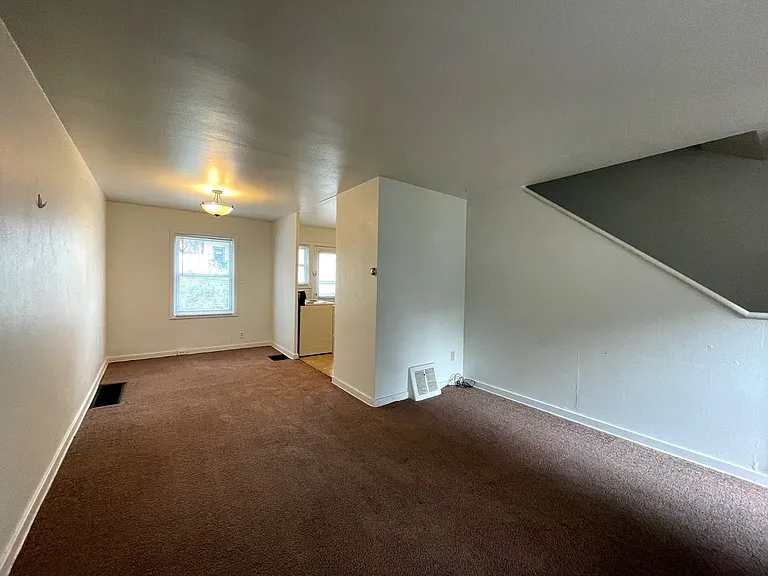 219 Madison St — Photo 3