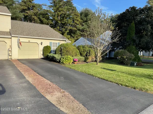 29 Old Mill Lane, Queensbury, NY 12804