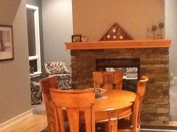 Dining w/ 2 sided fireplace