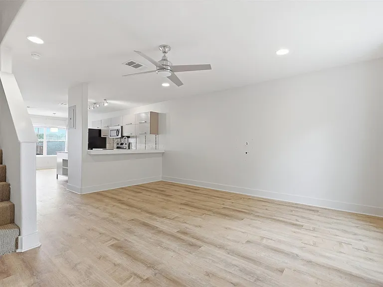 1101 Grove Blvd #201 — Photo 8