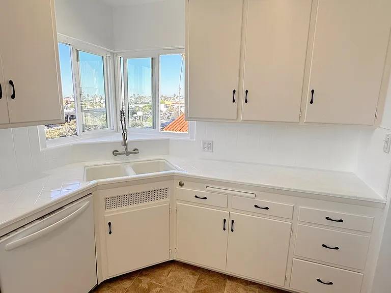232 Palos Verdes Blvd #A — Photo 9