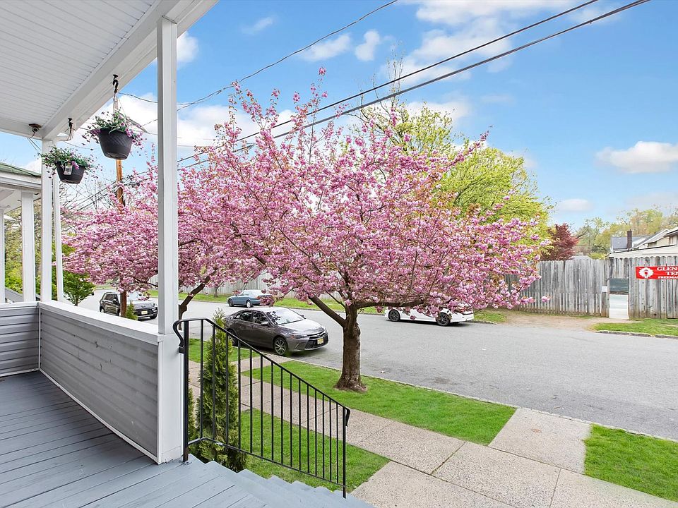 1st image of 12 Willowdale Ave