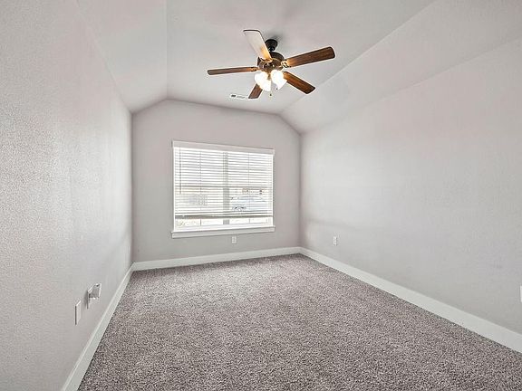 5th image of 1052 Hampton St