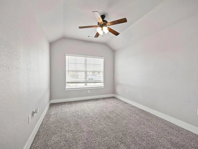 1052 Hampton St — Photo 5