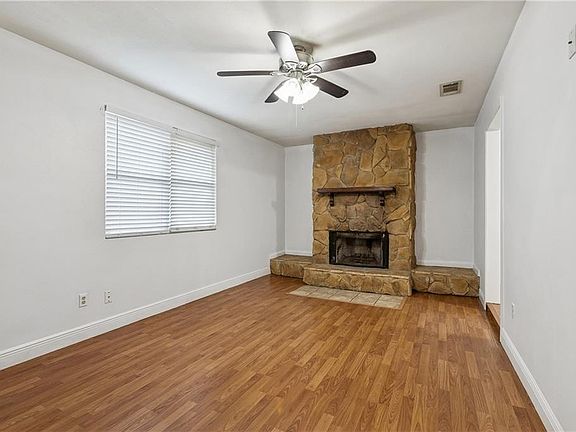3rd image of 272 Audubon Dr
