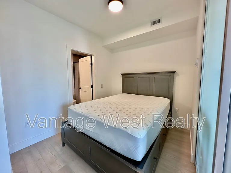 620 Coronation Ave #407 — Photo 5