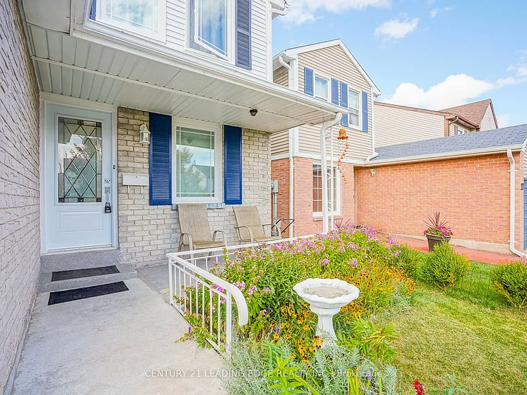29 Junewood Cres #UPPER — Photo 4