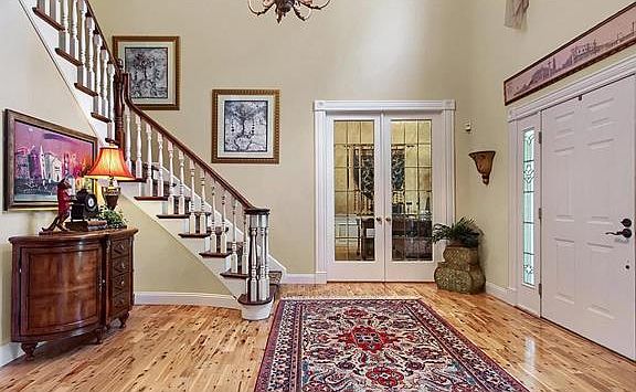 4th image of 15842 Barons Way Dr