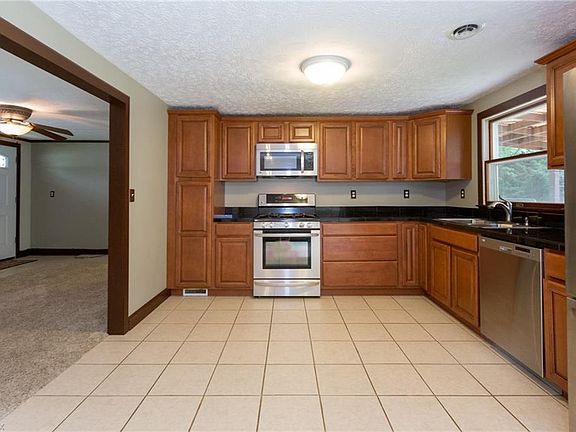 5th image of 2073 Samuel Dr