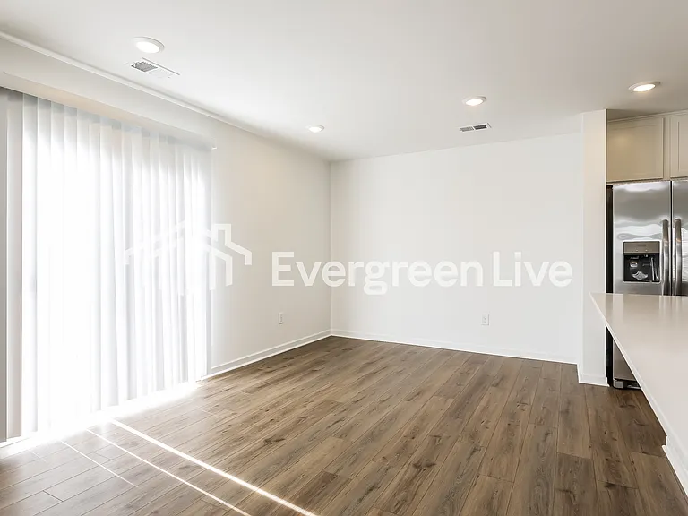 1376 Hugh Mack Ct — Photo 5