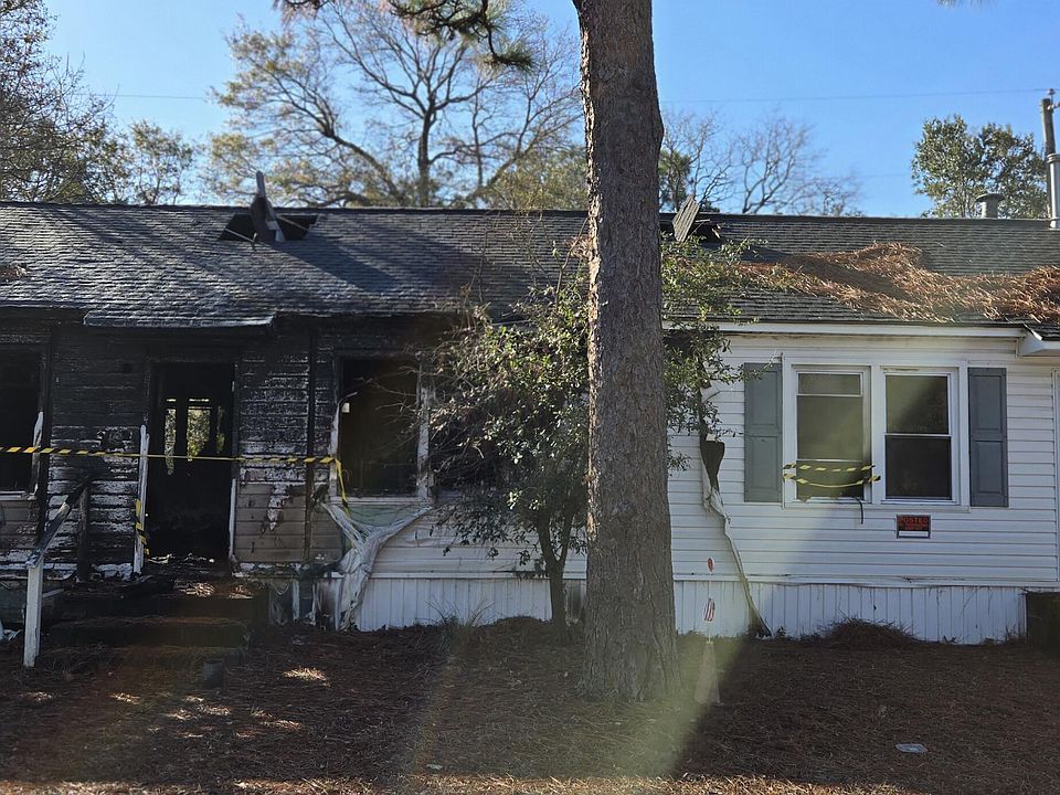 1st image of 318 & 320 Calhoun Dr