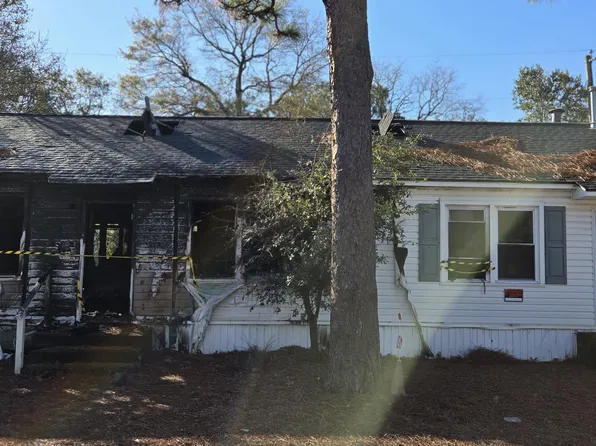 318 & 320 Calhoun Dr, Wilmington, NC 28412