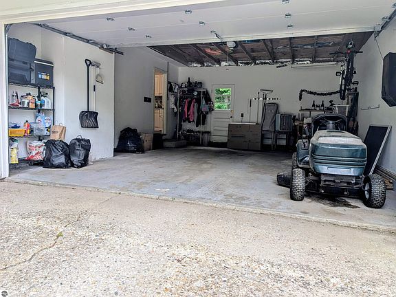 3rd image of 7544 Briar Ln