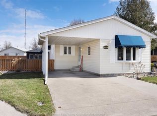 32 Chestnut St, Essex, ON