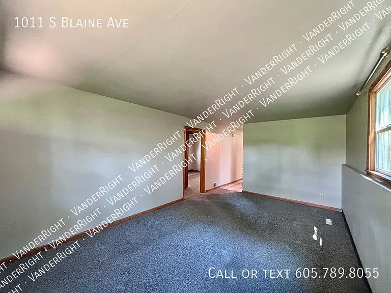 1011 S Blaine Ave — Photo 8