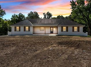 27101 E State Route Ee, Harrisonville, MO 64701