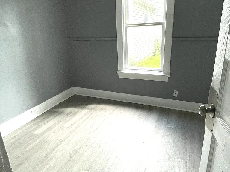713 E 13th St #2 — Photo 3