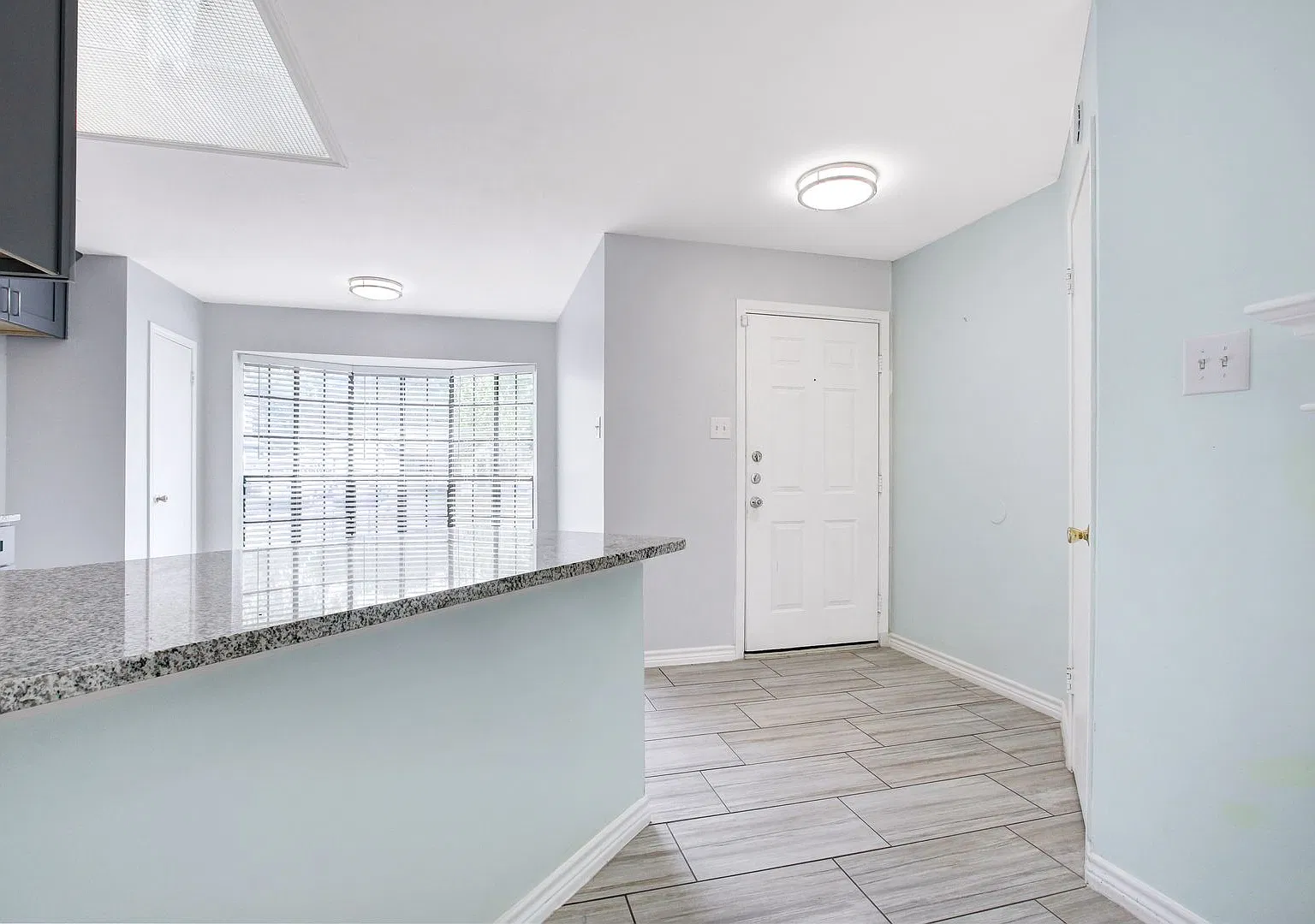 Contemporary Single-Level Home with 3 Bedrooms, 2 Bathrooms, and Updated Features — Photo 3