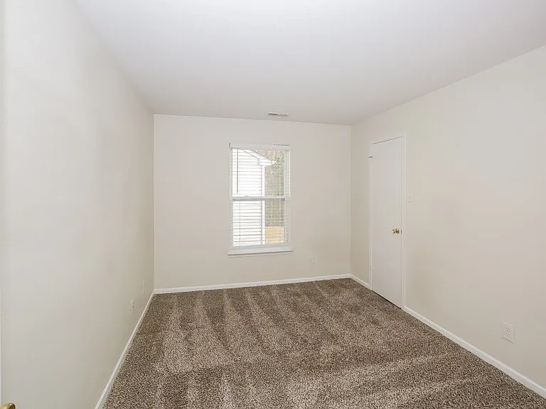 7322 Fox Point Dr — Photo 15