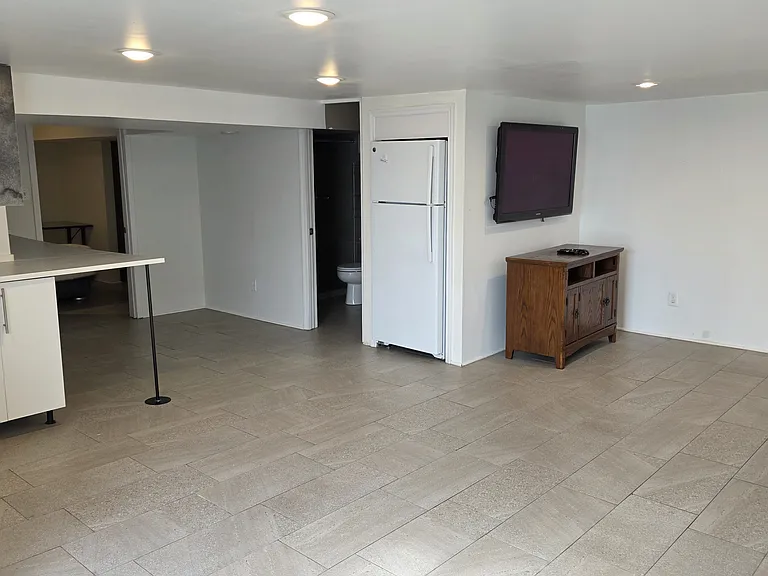868 Larkin Ave — Photo 21