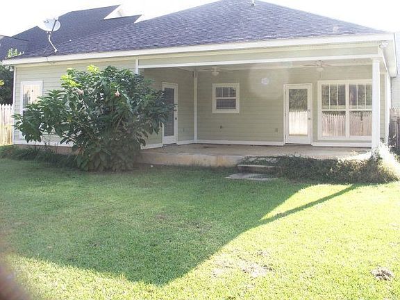 3rd image of 510 Orchard Cir