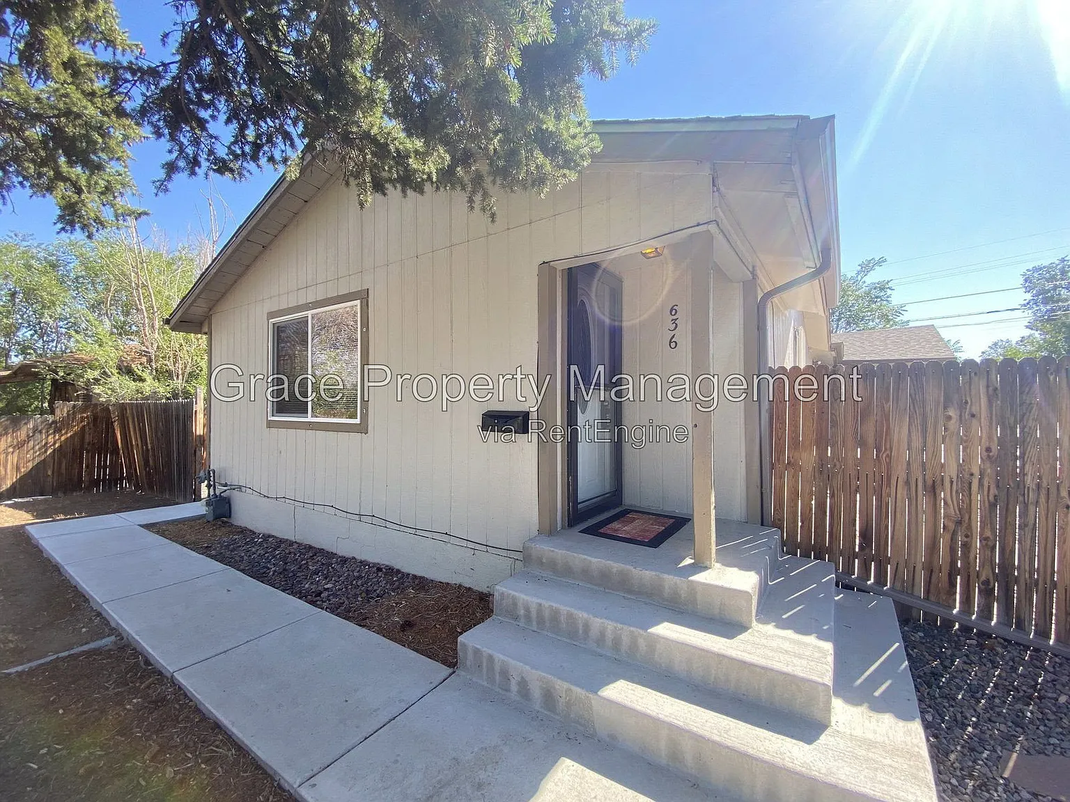 3 bed, 1.0 bath, 1517 sqft, $2,395 — Photo 2