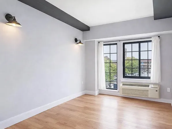 186 Lenox Road image 1 of 7