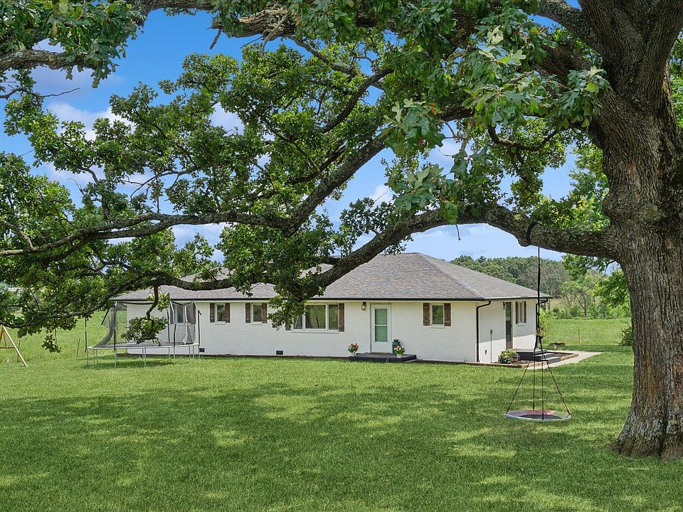 1st image of 558 E 427th Road