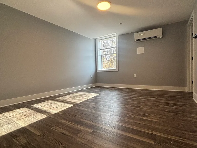 303 Norwich New London Tpke #G — Photo 4