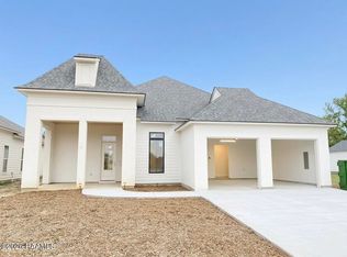 201 Cliffside Dr, Youngsville, LA 70592