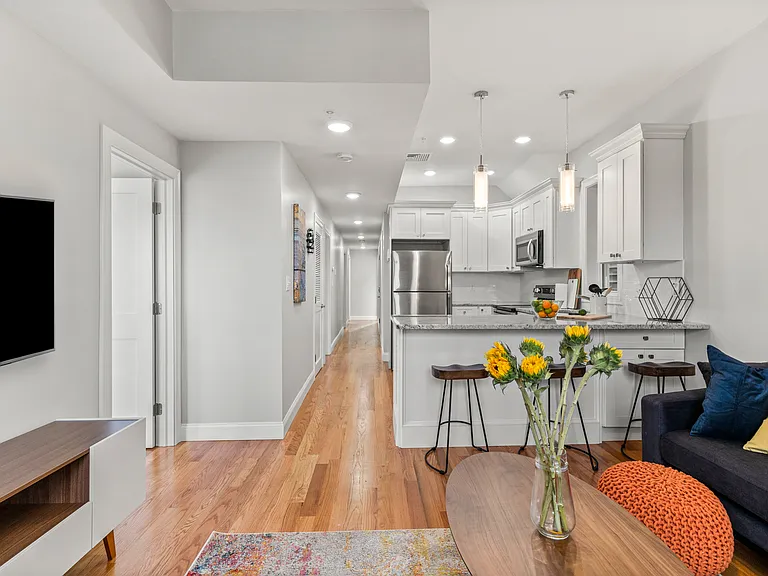 36 Emerson St #5 — Photo 5