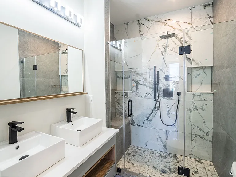 2147 N Franklin St — Photo 13