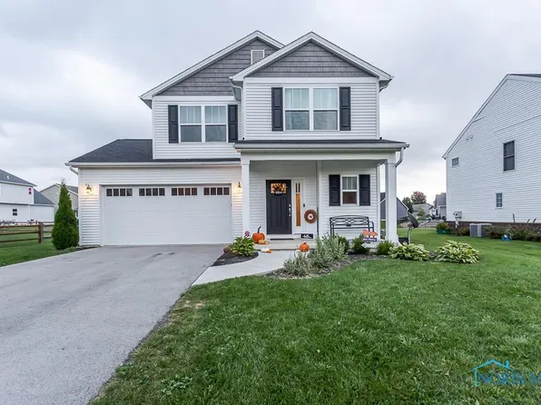 711 W Ironwood Dr, Rossford, OH 43460