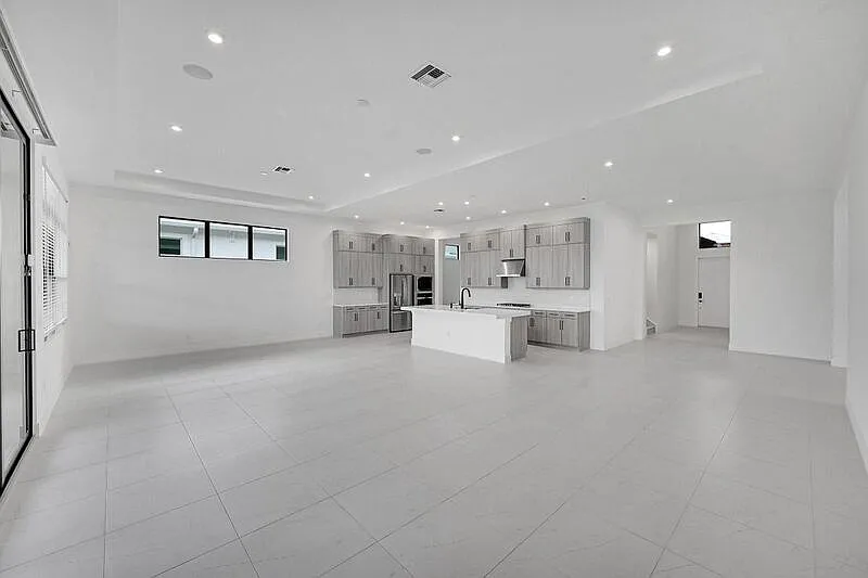 Building Photo - 9520 Saint Germain Dr