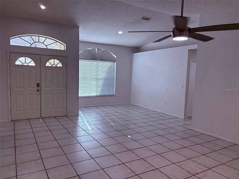 7330 Fairwood Ave — Photo 5