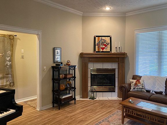 5th image of 4696 S Turnberry Ave