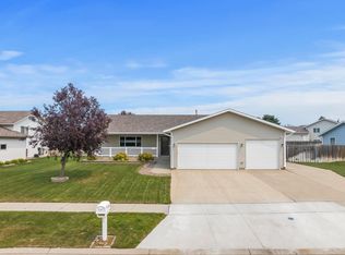 1908 14th St NW, Minot, ND 58703