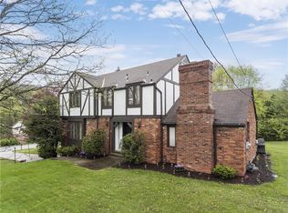 2684 Thorntree Dr, Pittsburgh, PA 15241