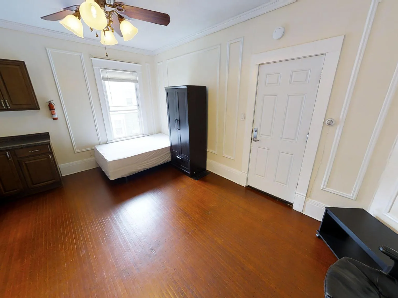 Studio, $1,150 — Photo 2