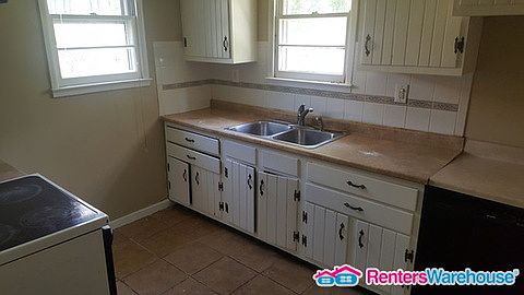 3rd image of 9555 Damascus Dr